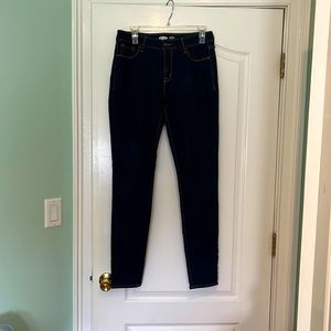 Never worn Old Navy rockstar super skinny mid rise jeans size 8 long